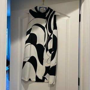 Sleeveless summer black and white patterned dress